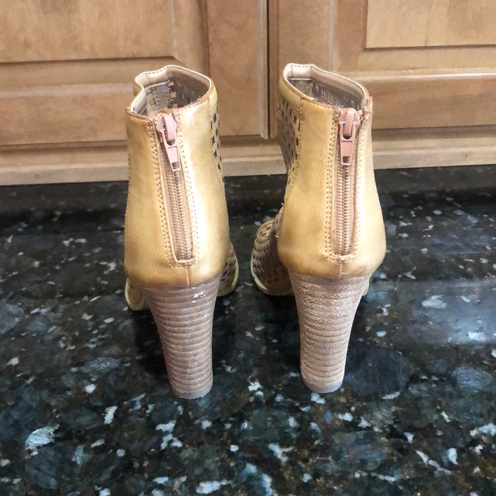 Open toe booties - Picture 4 of 4